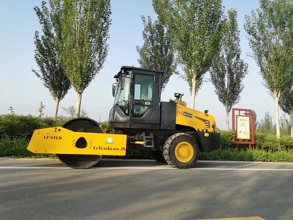 洛陽(yáng)壓路機(jī)在不同土壤的壓實(shí)效果差異有哪些？